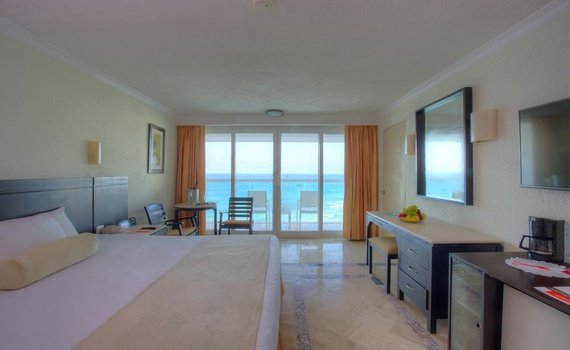 Deluxe Ocean View Krystal Cancún Hotel Cancún
