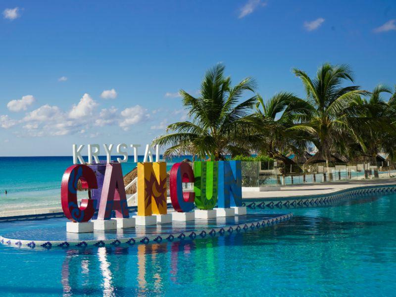 Panoramic pool with bar Krystal® Cancún Panoramic pool with bar Krystal® Cancún